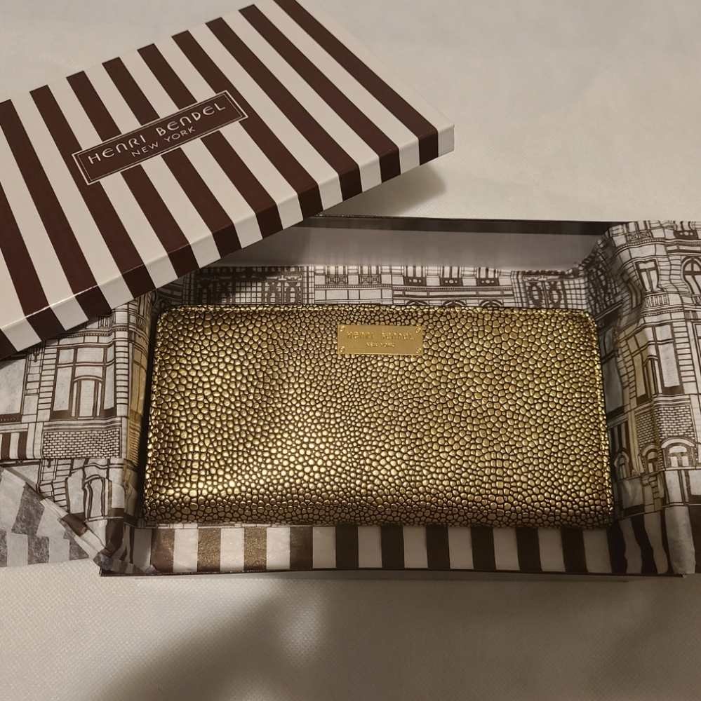 Henri Bendel Wallet - Gold